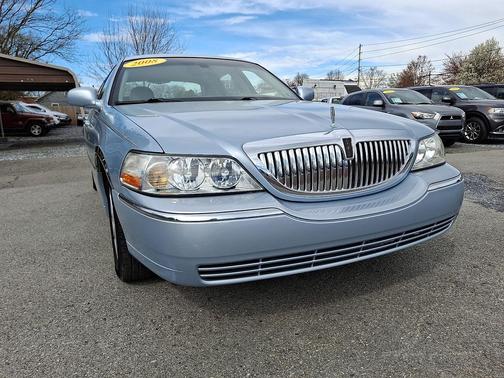 2008 Lincoln Town Car Signature
