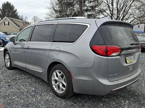 2018 Chrysler Pacifica Touring-L