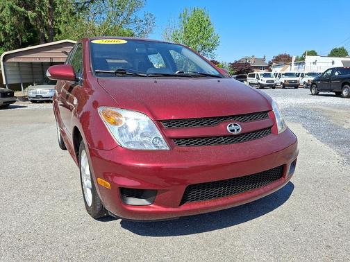 Salsa Red Pearl 2006 Scion xA Base 4dr Hatchback w/Manual