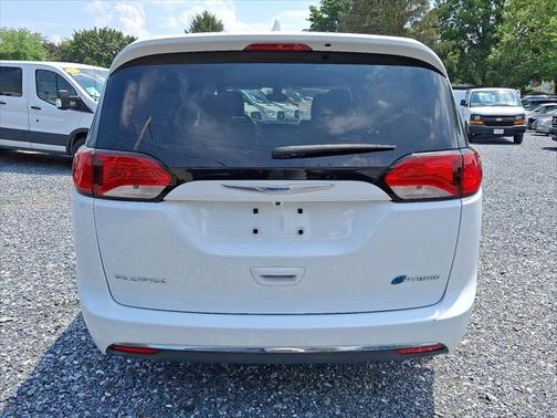 2017 Chrysler Pacifica Hybrid Touring Plus