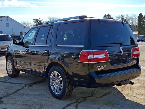 2014 Lincoln Navigator Base