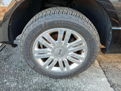 2014 Lincoln Navigator Base