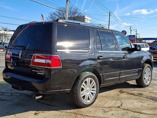 2014 Lincoln Navigator Base
