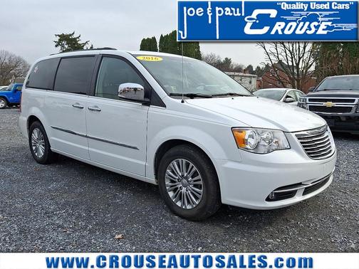2016 Chrysler Town & Country Touring-L