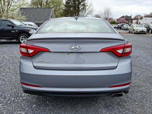2017 Hyundai SONATA SE