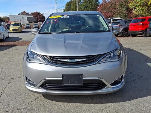2017 Chrysler Pacifica Hybrid Touring Plus