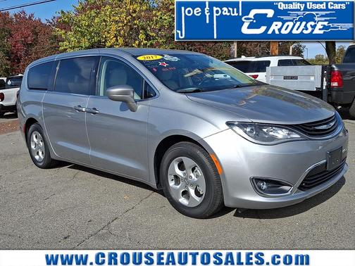2017 Chrysler Pacifica Hybrid Touring Plus