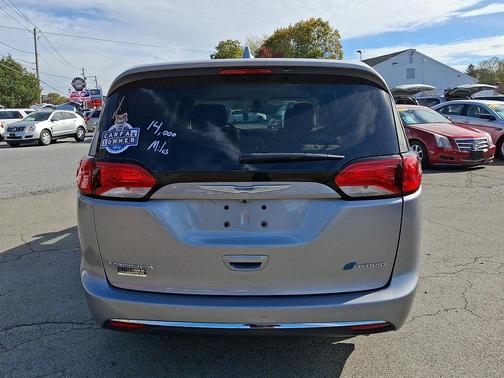 2017 Chrysler Pacifica Hybrid Touring Plus