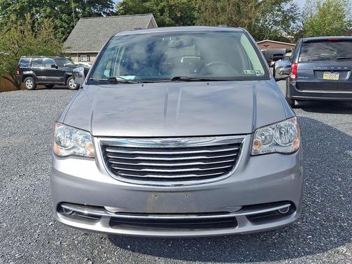 2014 Chrysler Town & Country Touring-L
