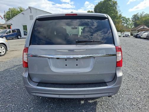 2014 Chrysler Town & Country Touring-L