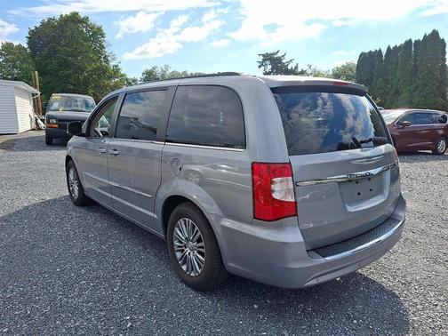 2014 Chrysler Town & Country Touring-L