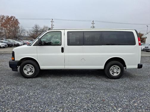 2017 Chevrolet Express 2500 LS