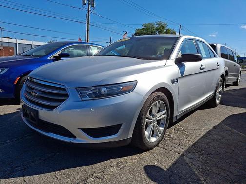 2017 Ford Taurus SE