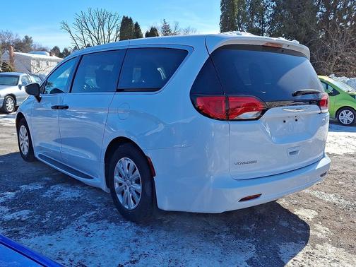 2021 Chrysler Voyager L