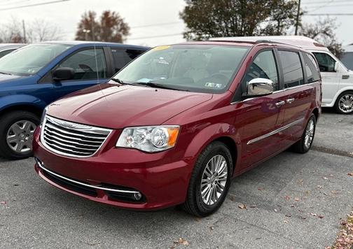 2013 Chrysler Town & Country Touring-L