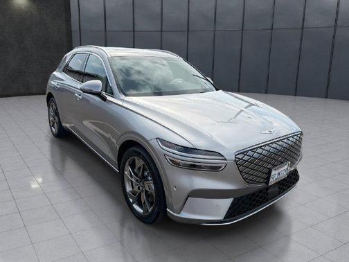 Savile Silver 2025 Genesis Electrified GV70 Advanced AWD