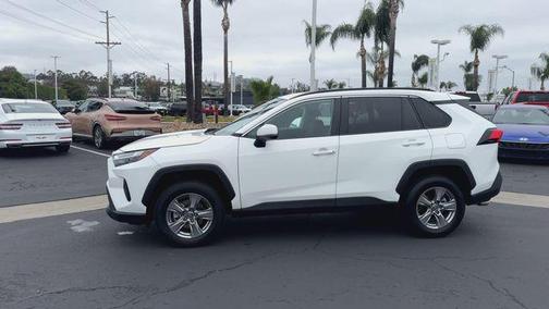 Ice Cap 2025 Toyota RAV4 XLE