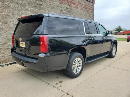 2017 Chevrolet Suburban LT