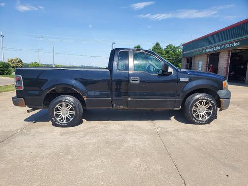 Black 2005 Ford F-150 XL