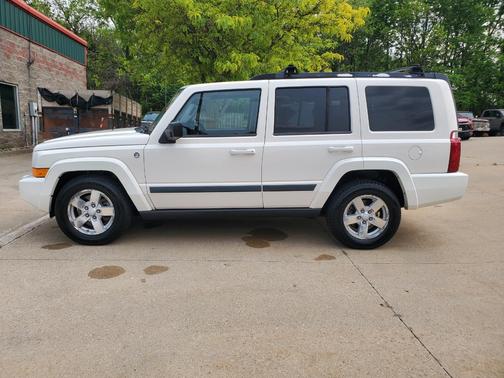 2008 Jeep Commander Sport