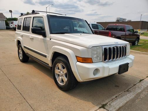 2008 Jeep Commander Sport