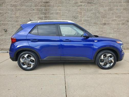 2023 Hyundai VENUE Limited