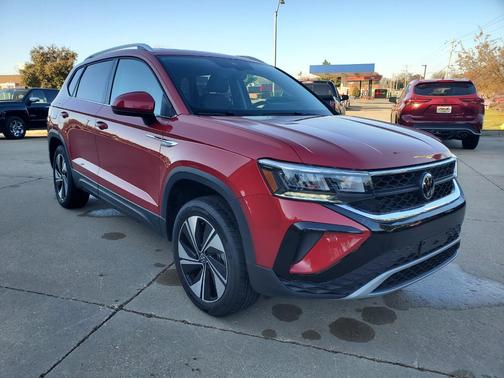 2024 Volkswagen Taos SE 4MOTION