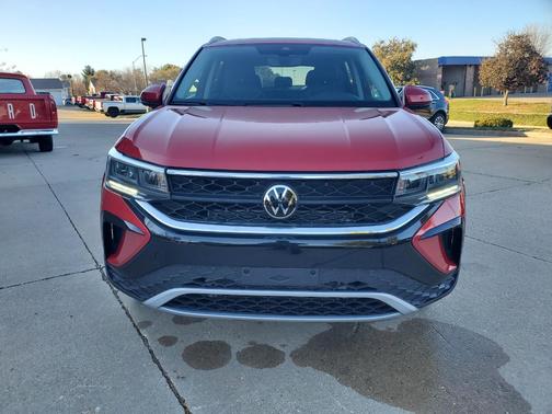 2024 Volkswagen Taos SE 4MOTION