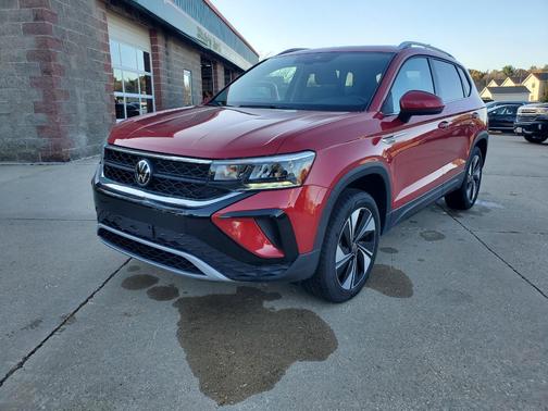 2024 Volkswagen Taos SE 4MOTION