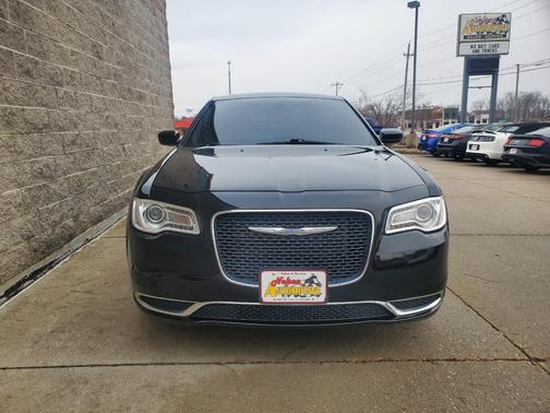 2015 Chrysler 300 Limited