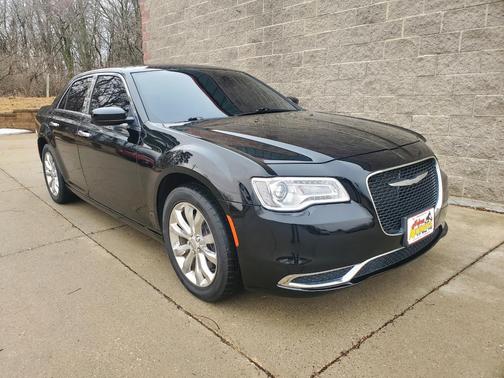 2015 Chrysler 300 Limited