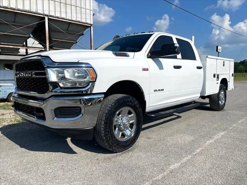 2022 RAM 3500 Tradesman Crew Cab 4x4 8' Box