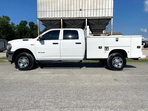2022 RAM 3500 Tradesman Crew Cab 4x4 8' Box