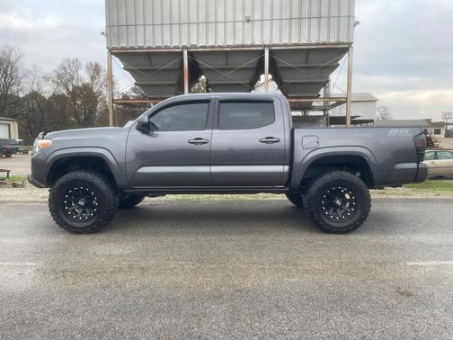 2020 Toyota Tacoma SR