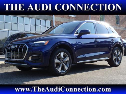 Navarra Blue Metallic 2024 Audi Q5 Premium Plus