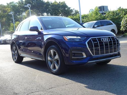Navarra Blue Metallic 2024 Audi Q5 Premium Plus