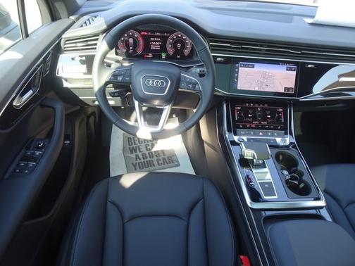 2025 Audi Q7 Premium