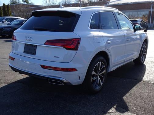 2024 Audi Q5 S line Premium Plus