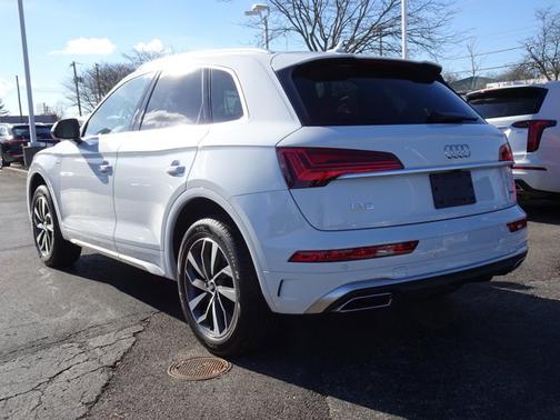 2024 Audi Q5 S line Premium Plus