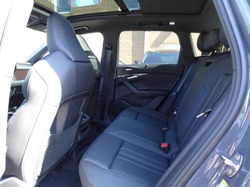 Magnet Gray 2027 Audi Q6 e-tron Prestige