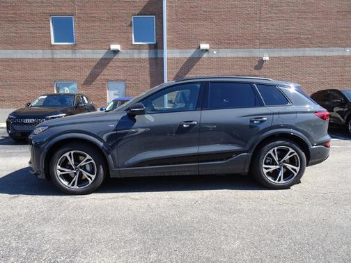 Magnet Gray 2027 Audi Q6 e-tron Prestige