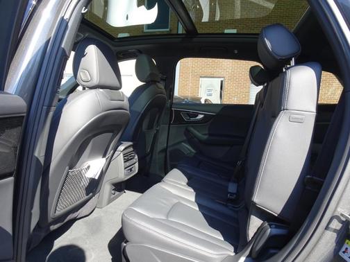 2026 Audi Q7 Premium