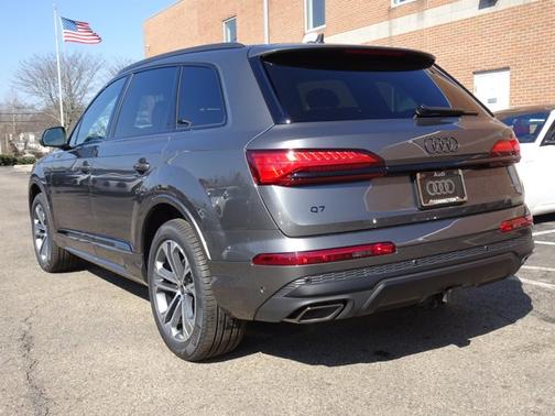 2026 Audi Q7 Premium