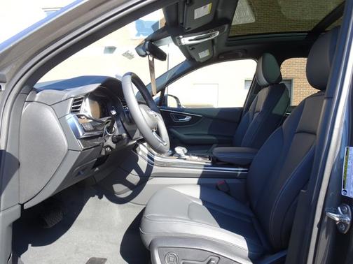 2026 Audi Q7 Premium