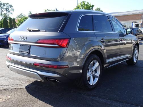 2025 Audi Q7 Premium