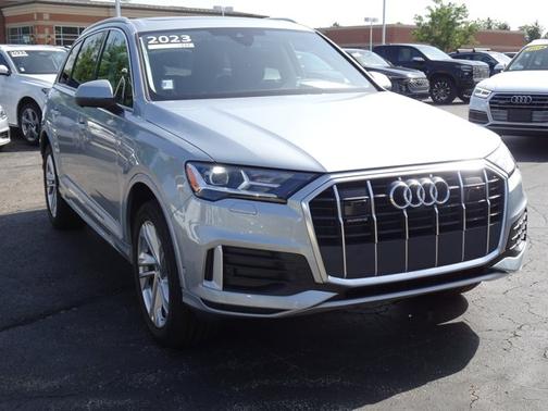 Satellite Silver Metallic 2023 Audi Q7 Premium