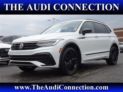 Pure White 2022 Volkswagen Tiguan SE R-Line Black