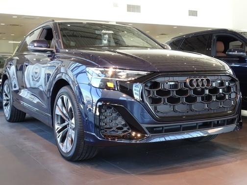 Waitomo Blue Metallic 2026 Audi Q8 Premium Plus