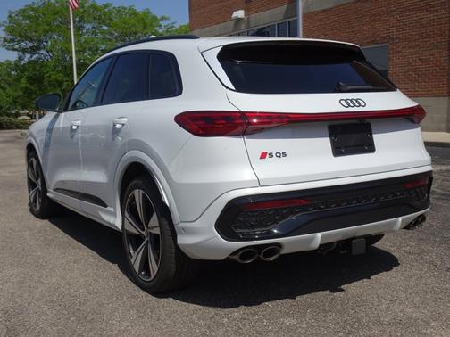 Glacier White Metallic 2026 Audi SQ5 Premium Plus