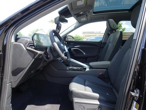 Mythos Black Metallic 2026 Audi Q5 Premium Plus